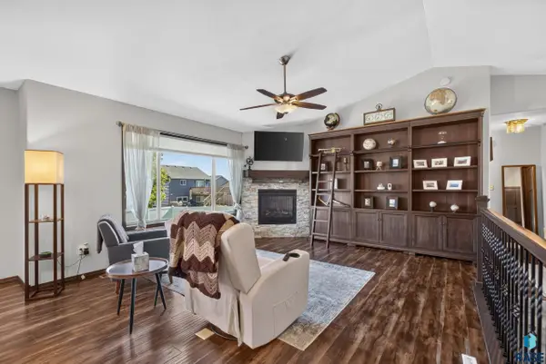 3816 S Sparta Ave, Sioux Falls, SD 57110