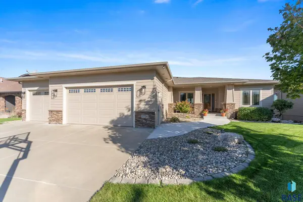 1724 W Grand Arbor Cir, Sioux Falls, SD 57108