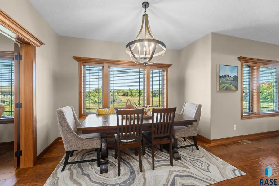 1724 W Grand Arbor Cir, Sioux Falls, SD 57108 - #3