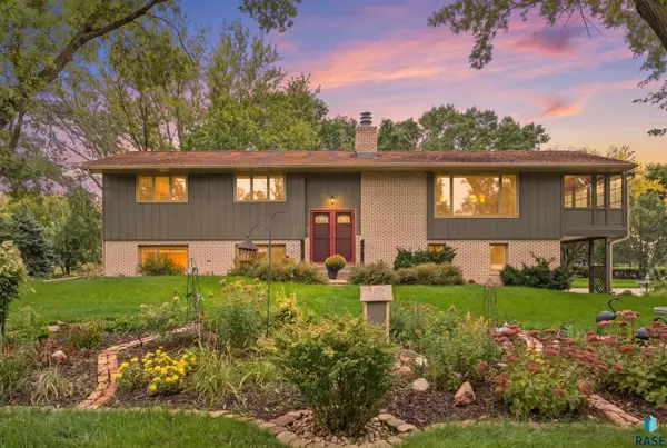 408 SW 13th St, Beresford, SD 57004