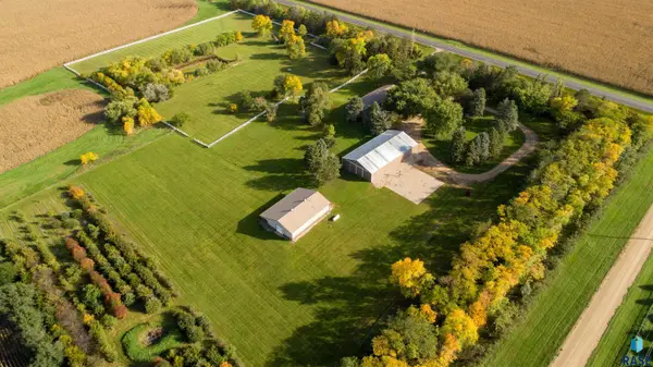 45508 272nd St, Parker, SD 57053