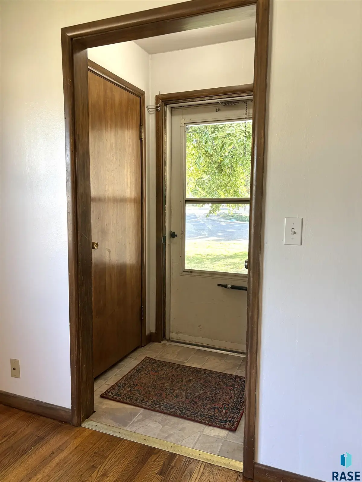 521 W 2nd Ave, Miller, SD 57362 - #1