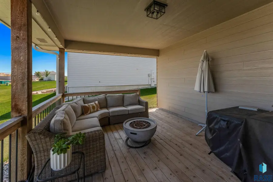 2612 S Galena Ave, Sioux Falls, SD 57110 - #2