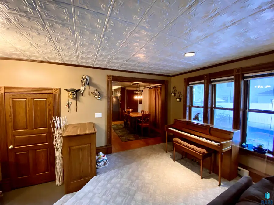 505 Kniss Ave, Luverne, MN 56156 - #2