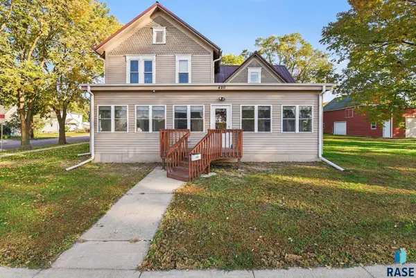 420 W 7th St, Canton, SD 57013