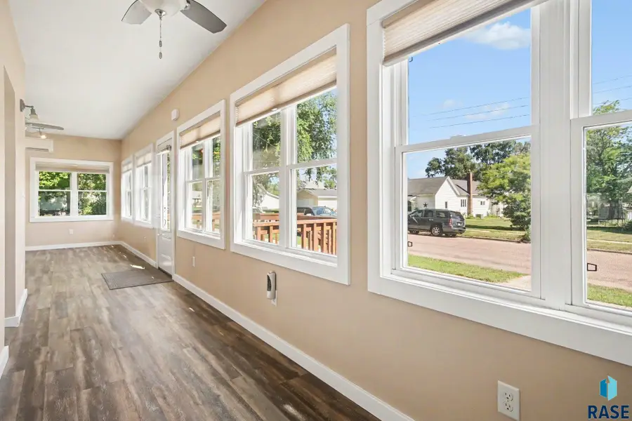 420 W 7th St, Canton, SD 57013 - #2