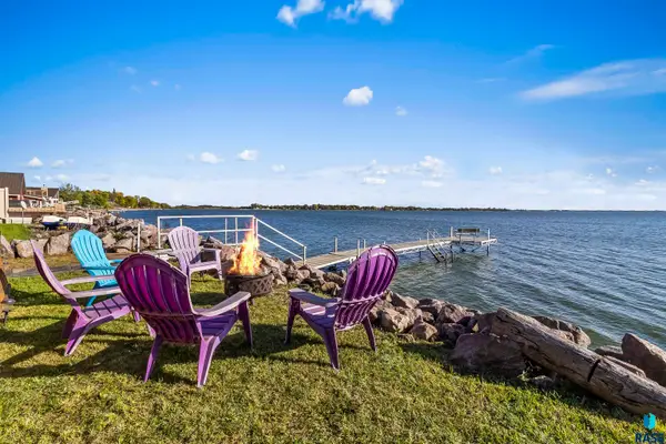 142 N Lake Dr, Castlewood, SD 57223