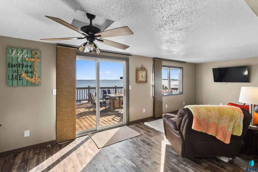 142 N Lake Dr, Castlewood, SD 57223 - #2