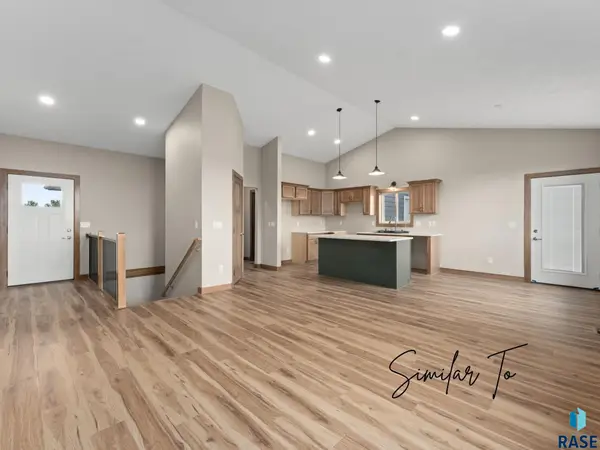 809 W Opal Ln, Hartford, SD 57033