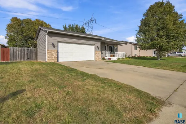 504 Kent St, Harrisburg, SD 57032