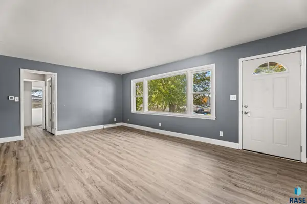 2616 S Center Ave, Sioux Falls, SD 57105