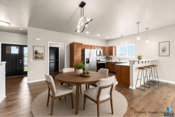704 W Opal Ln, Hartford, SD 57033