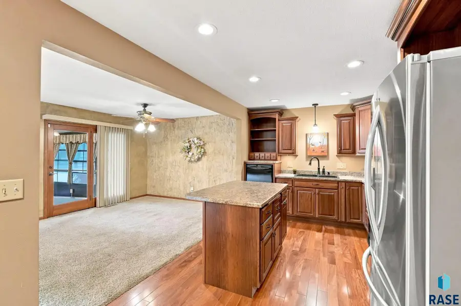 1311 E 54th St, Sioux Falls, SD 57103 - #3