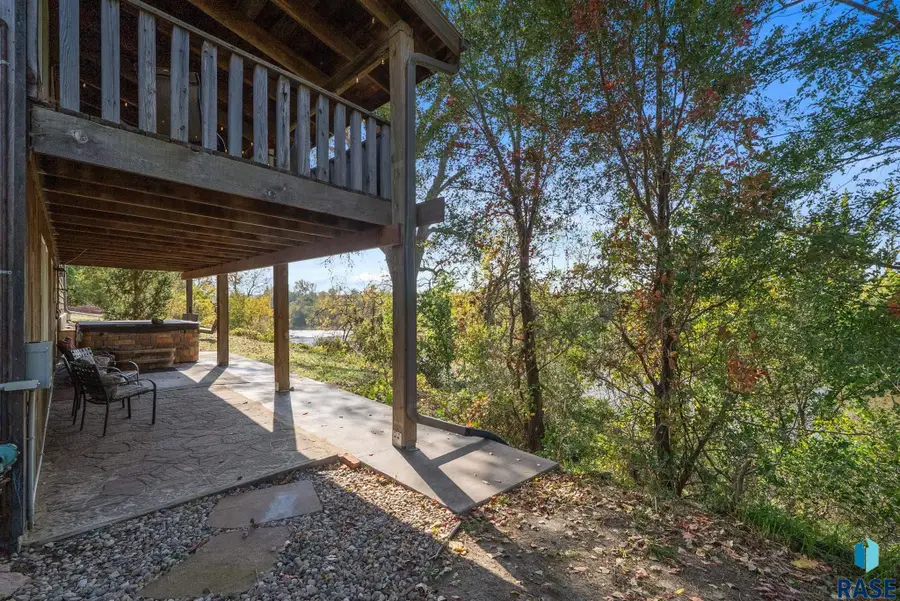 1823 Ashley Ave, Larchwood, IA 51241 - #3