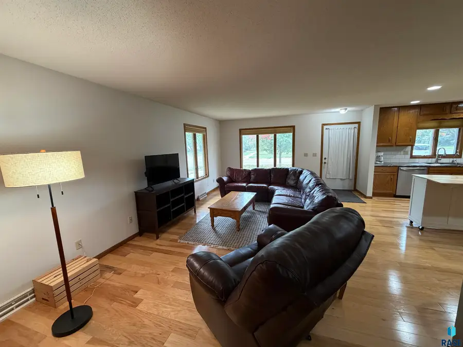 124 NE 5th St, Madison, SD 57042 - #2