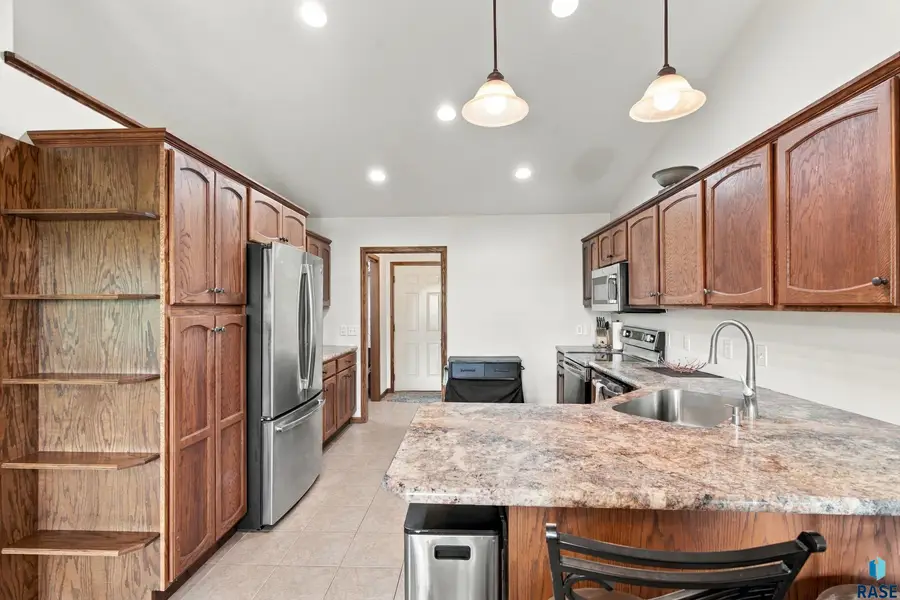 4011 W Newcomb St, Sioux Falls, SD 57106 - #3