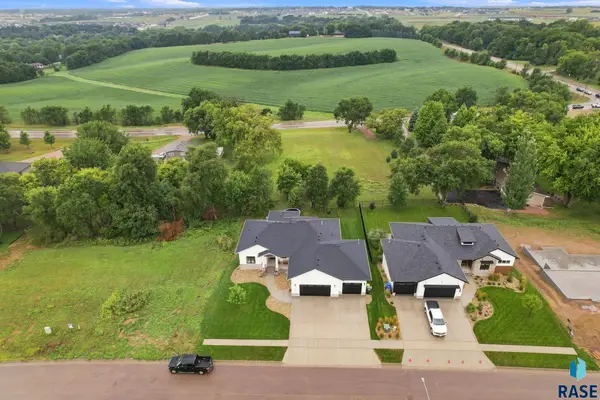 8032 E Norway Pine Trl, Sioux Falls, SD 57110