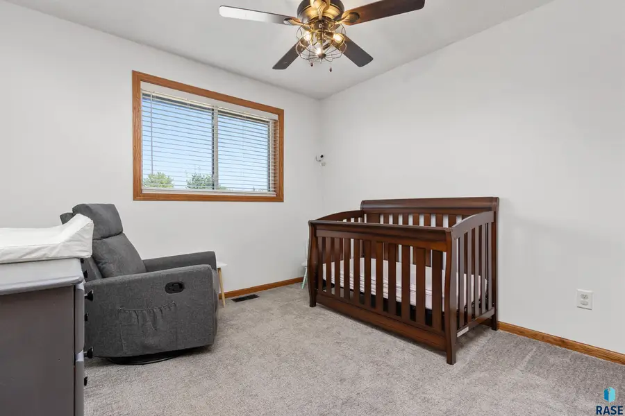 602 Eagle Ave, Harrisburg, SD 57032 - #3