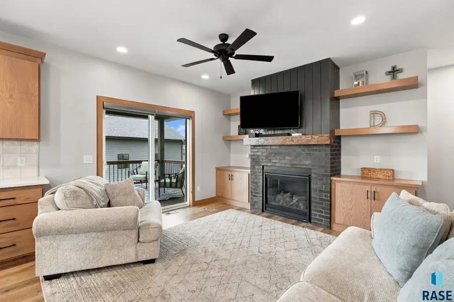 1512 W River Bend St, Brandon, SD 57005 - #2