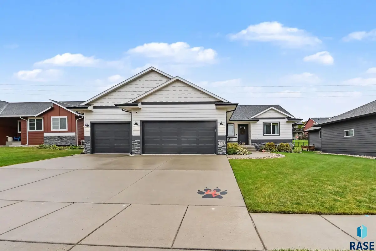 821 N Anthem Dr, Sioux Falls, SD 57110 - #1