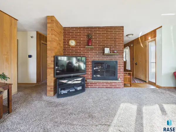 1205 E 30th St, Sioux Falls, SD 57105