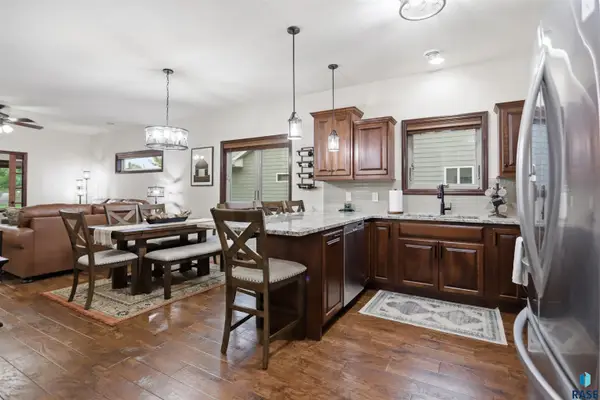 5401 S Westwind Ave, Sioux Falls, SD 57108
