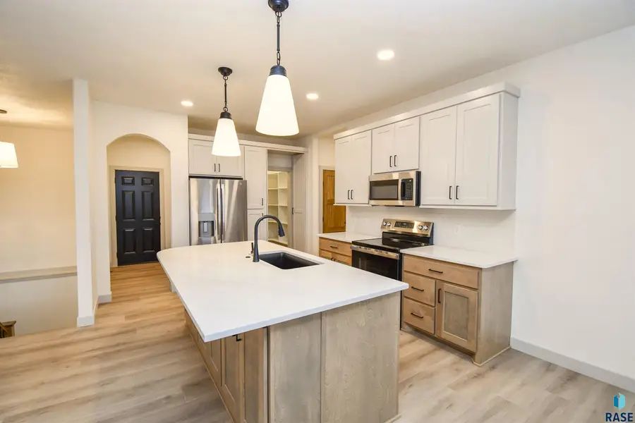 836 Almond Ave, Harrisburg, SD 57032 - #2