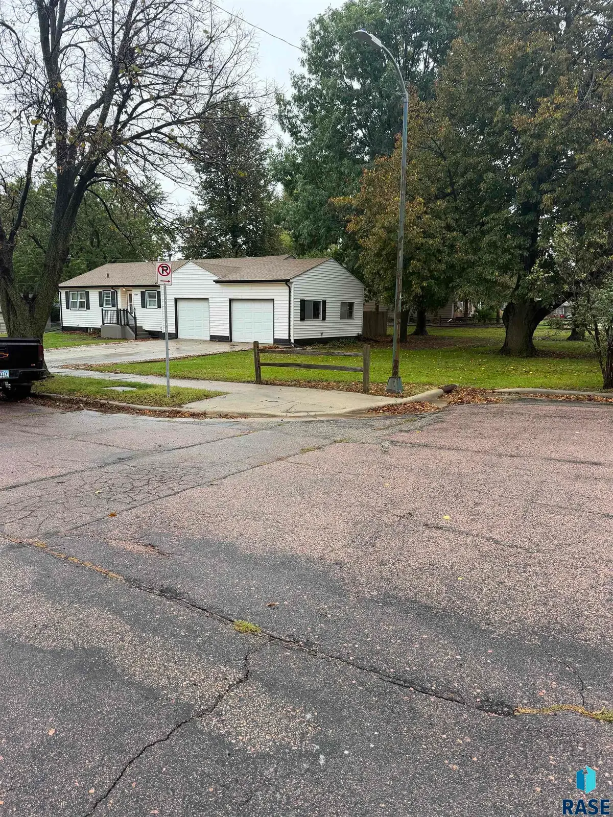 5909 W 41st St, Sioux Falls, SD 57106 - #1