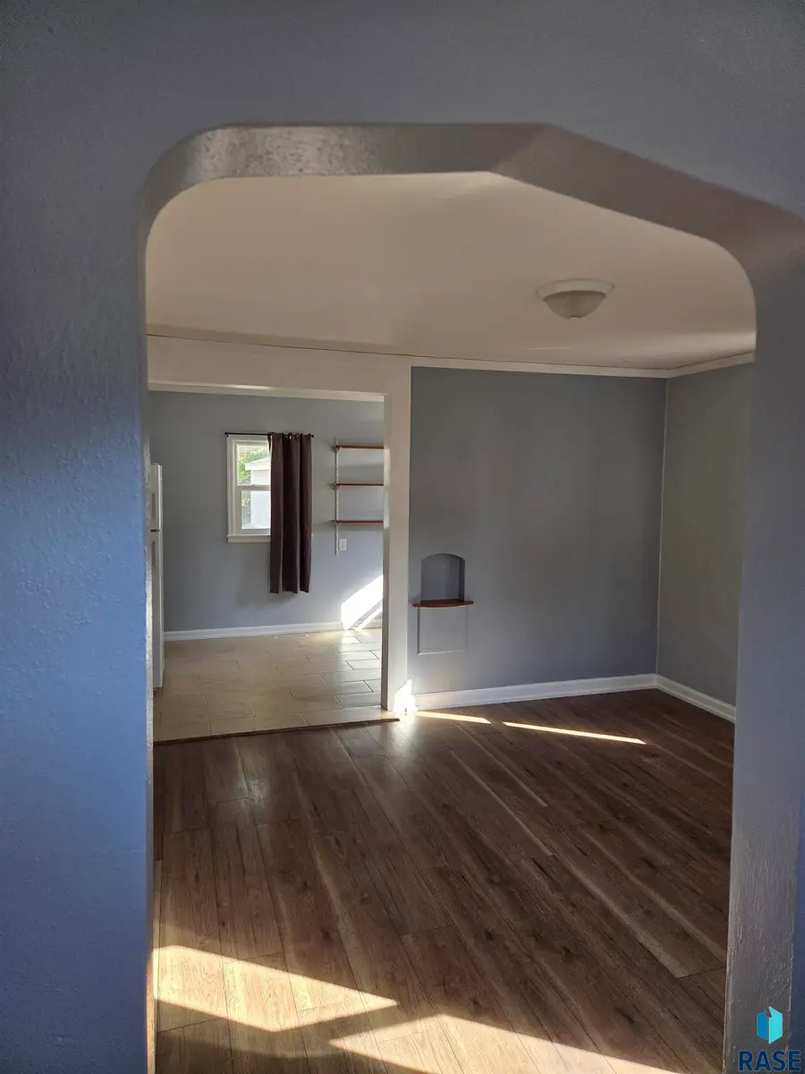 1214 S Glendale Ave, Sioux Falls, SD 57104 - #3