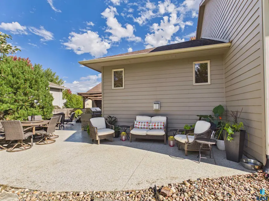 5209 S Woodwind Ave, Sioux Falls, SD 57106 - #3