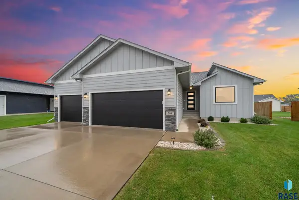 708 N Juniper St, Lennox, SD 57039
