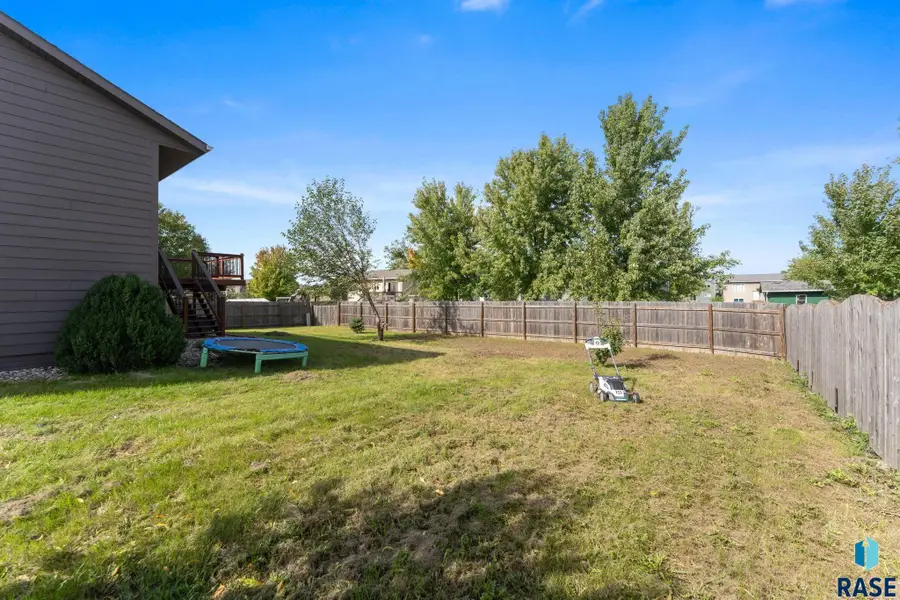 702 E Leonard St, Harrisburg, SD 57032 - #2