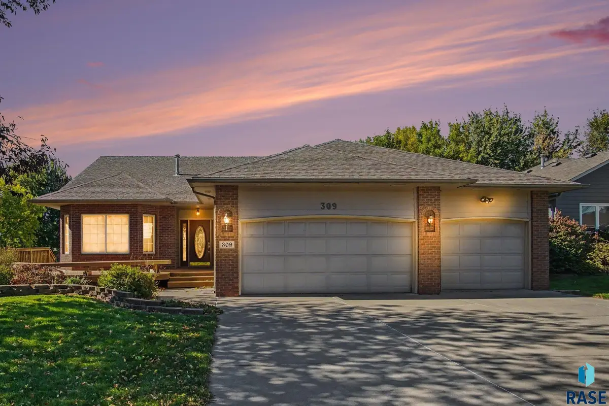 309 N Sandberg Dr, Sioux Falls, SD 57110 - #1