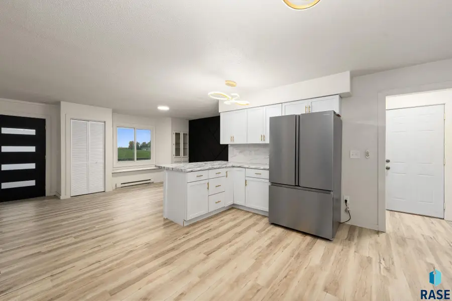 108 W Alton Ave, Flandreau, SD 57028 - #3