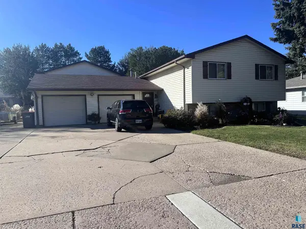 4813 S Baha Ave, Sioux Falls, SD 57106