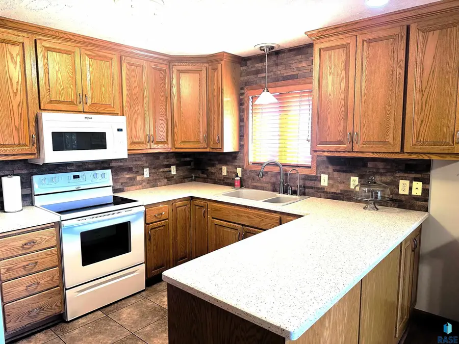 4813 S Baha Ave, Sioux Falls, SD 57106 - #2