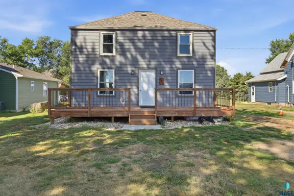 641 N Railway Ave, Canistota, SD 57012