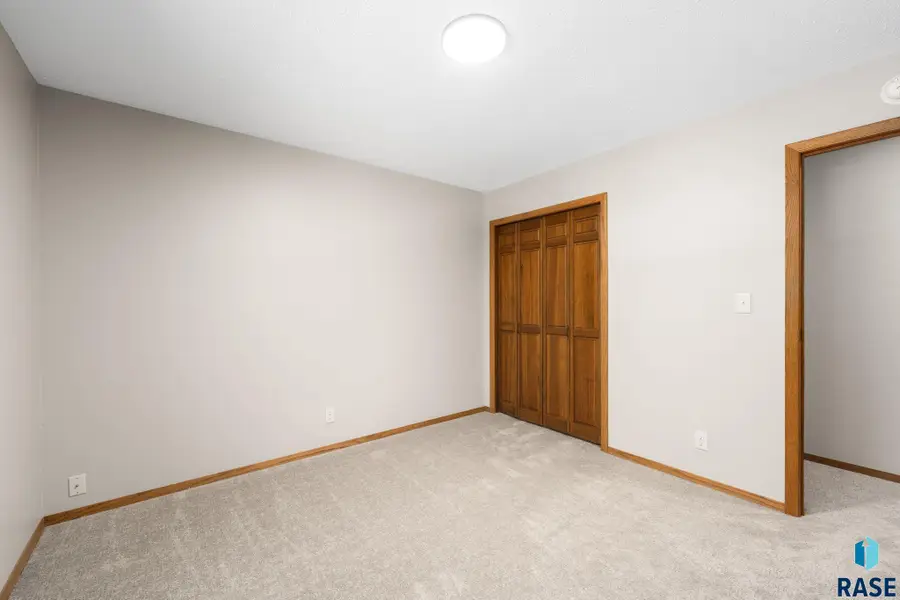 4213 S Cathy Ave, Sioux Falls, SD 57106 - #2
