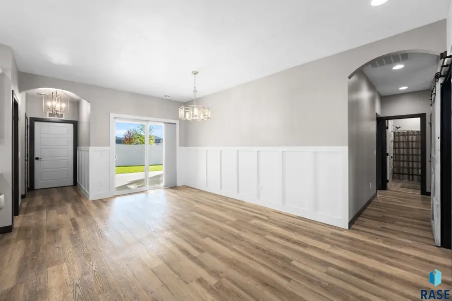 6601 E 33rd St, Sioux Falls, SD 57110 - #2