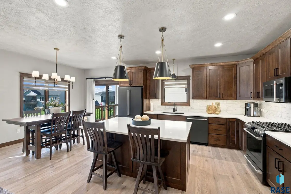 2703 W Oak Hill Dr, Sioux Falls, SD 57108 - #1