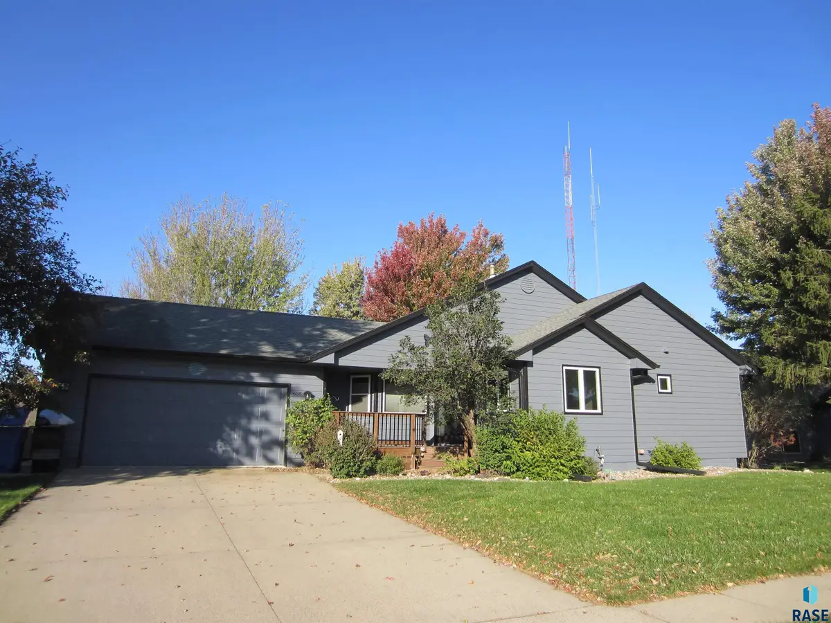 635 N Solar Dr, Sioux Falls, SD 57103 - #1