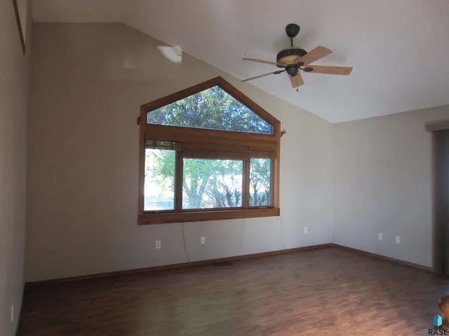 635 N Solar Dr, Sioux Falls, SD 57103 - #2