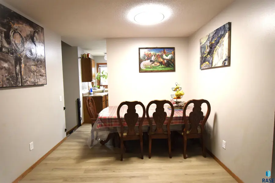 5305 W Birnhamwood Dr, Sioux Falls, SD 57106 - #3