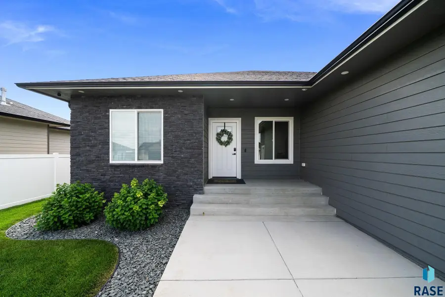 835 Melissa Ave, Harrisburg, SD 57032 - #3