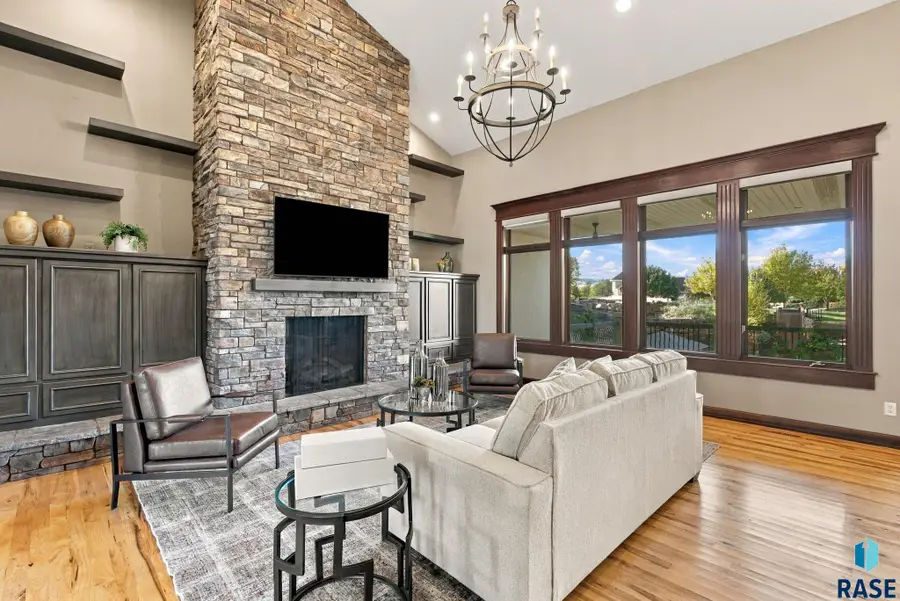 2701 W Dalston Cir, Sioux Falls, SD 57108 - #3