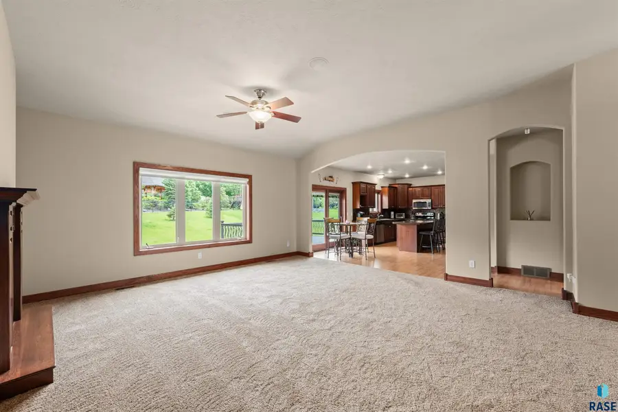 5604 S Josh Wyatt Dr, Sioux Falls, SD 57108 - #2