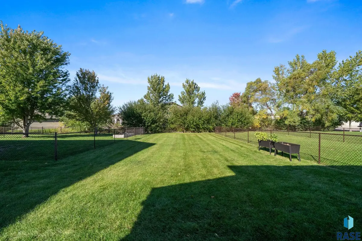 2813 S Purdue Ave, Sioux Falls, SD 57106 - #1