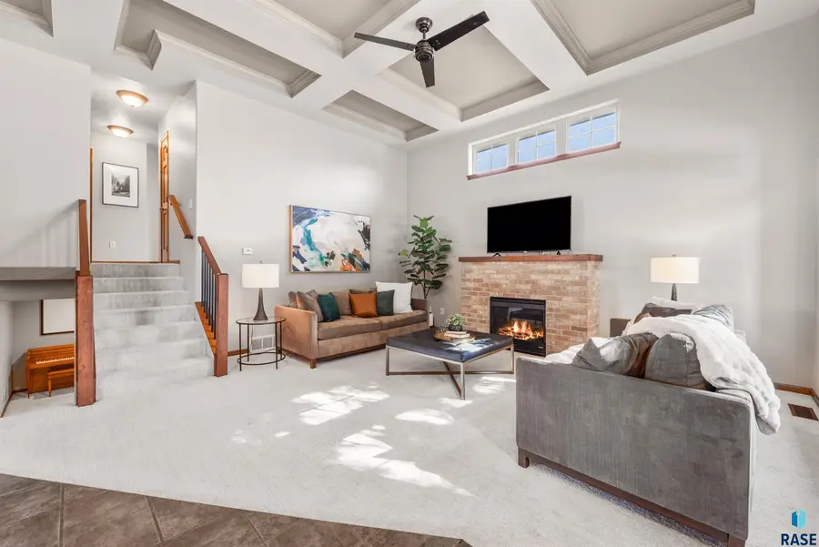 3008 W Rose Crest Dr, Sioux Falls, SD 57108 - #3