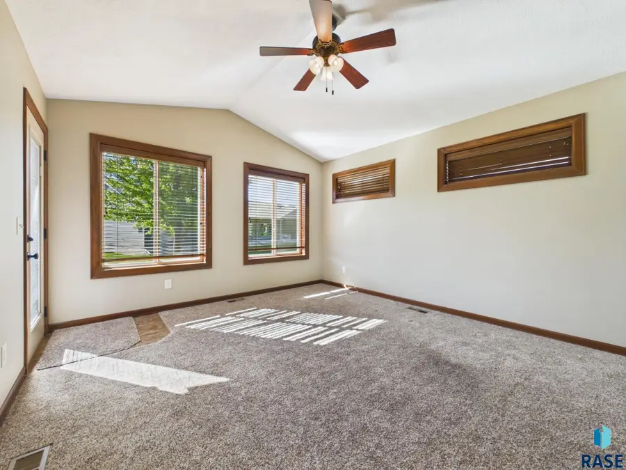 2623 E Whisper Trl, Sioux Falls, SD 57108 - #2