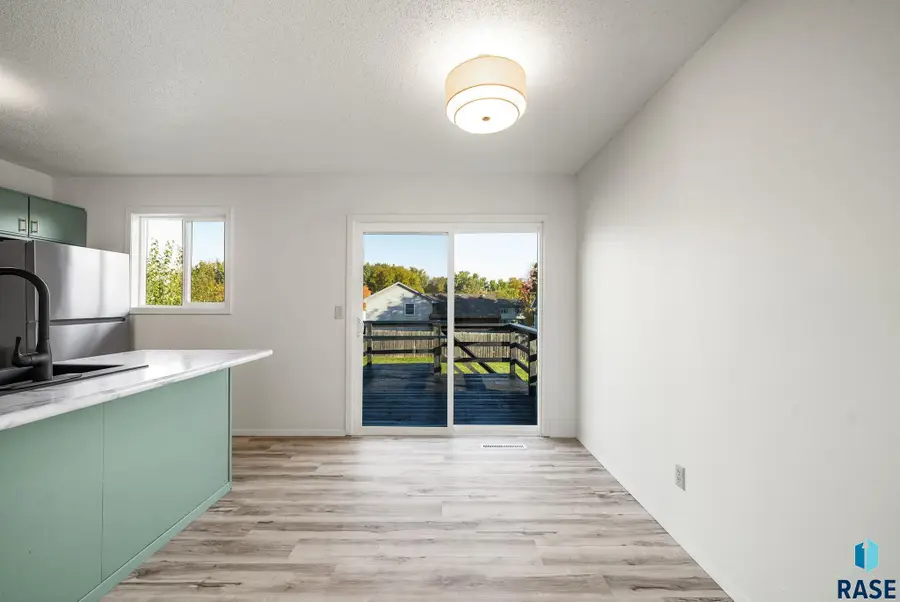 5200 W Royal St, Sioux Falls, SD 57106 - #2